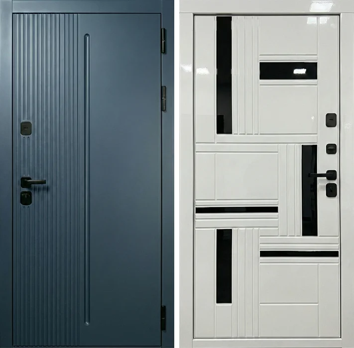 Стальная синяя дверь с вертикальной фрезеровкой №361