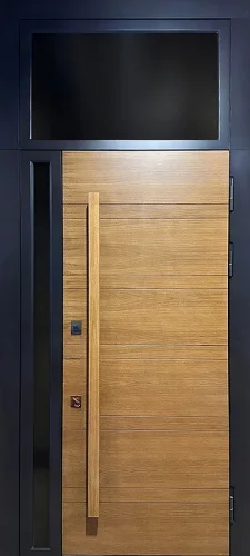 Дверь входная с фрамугой и длинной ручкой №32