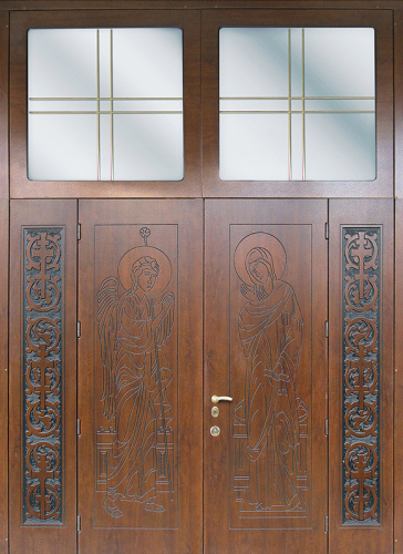 Высокая входная дверь в церковный храм №42