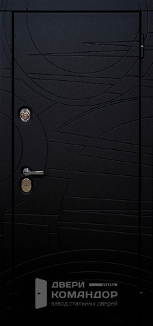 Белая входная дверь в квартиру №61 - наружная сторона