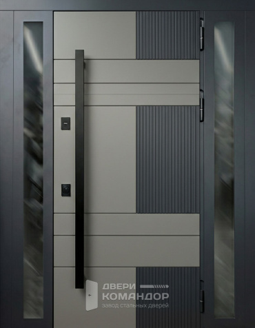 Входная дверь светло-серая с горизонтальными линиями и боковым остеклением №42 - наружная сторона