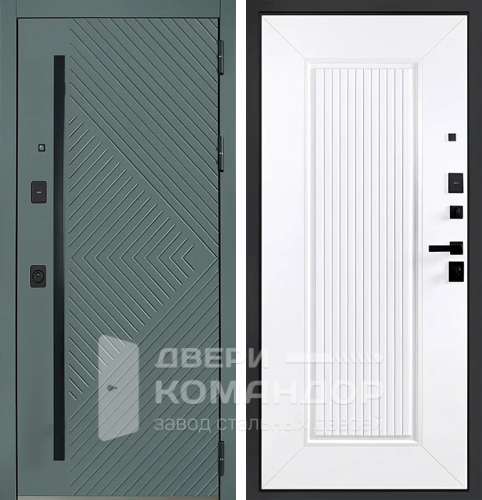  Дверь входная для дома зеленого цвета с бугельной ручкой №7