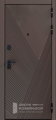 Металлическая дверь с двойным притвором и черной фурнитурой №20 - наружная сторона