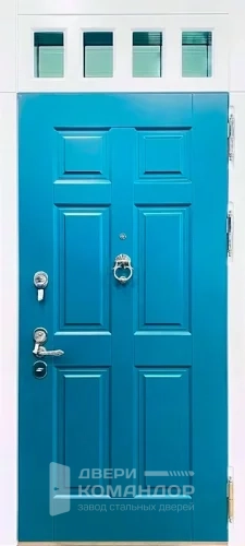 Бирюзовая входная дверь с белой фрамугой и стеклом №54