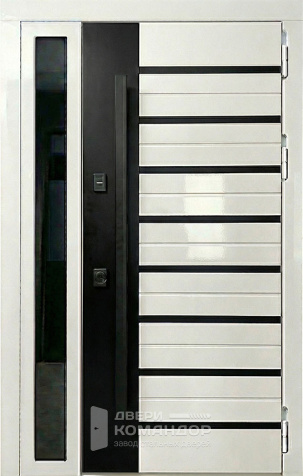 Входная белая дверь с боковым остеклением и чёрными вставками №136 - наружная сторона