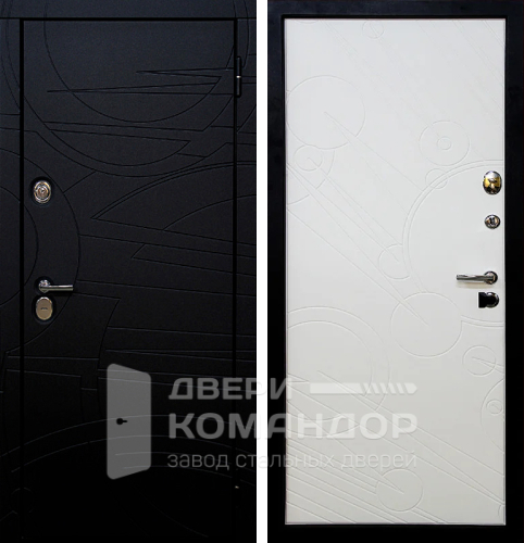 Белая входная дверь в квартиру №61