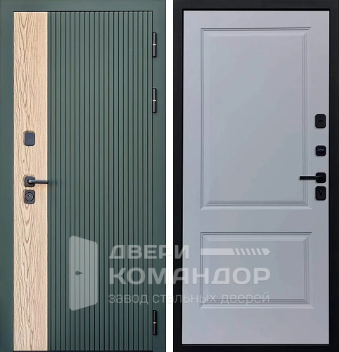 Зеленая дверь входная в квартиру №11